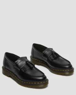 Adrian-loafers i Smooth læder med kvast og gul syning in Sort