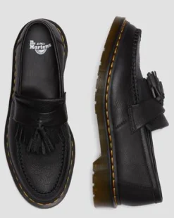 Adrian-loafers i Virginia-læder med kvast in Sort