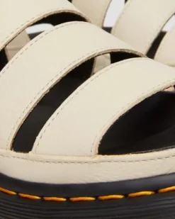 Clarissa II platformsandaler i Pisa-læder med rem in Pergament Beige