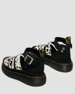 Clarissa Quad-sandaler med rem i Hair On-læder in Cremefarvet & Sort