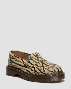 Delapre-loafers i ruskind in Teakbrun & Sort