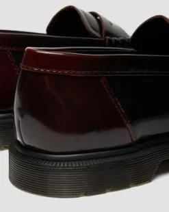 Mayfare-loafers i Rub Off-læder in Kirsebærrød