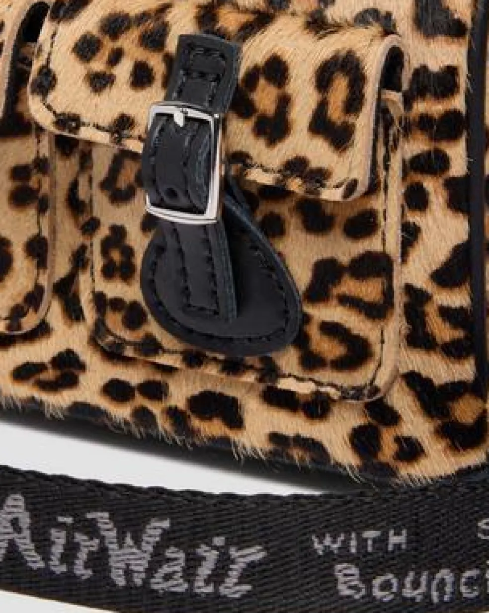 Mini-taske med tophåndtag i leopardmønster in Sort & Cámel