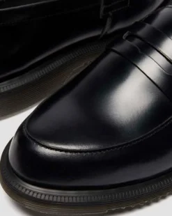 Temara-loafers i Polished Smooth-læder in Sort