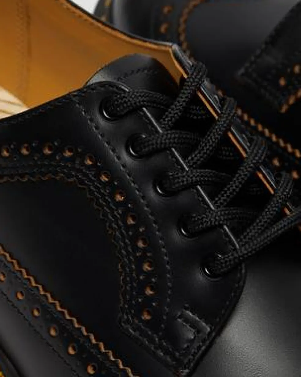 Vintage 3989 Brogue-sko i Quilon-læder in Sort